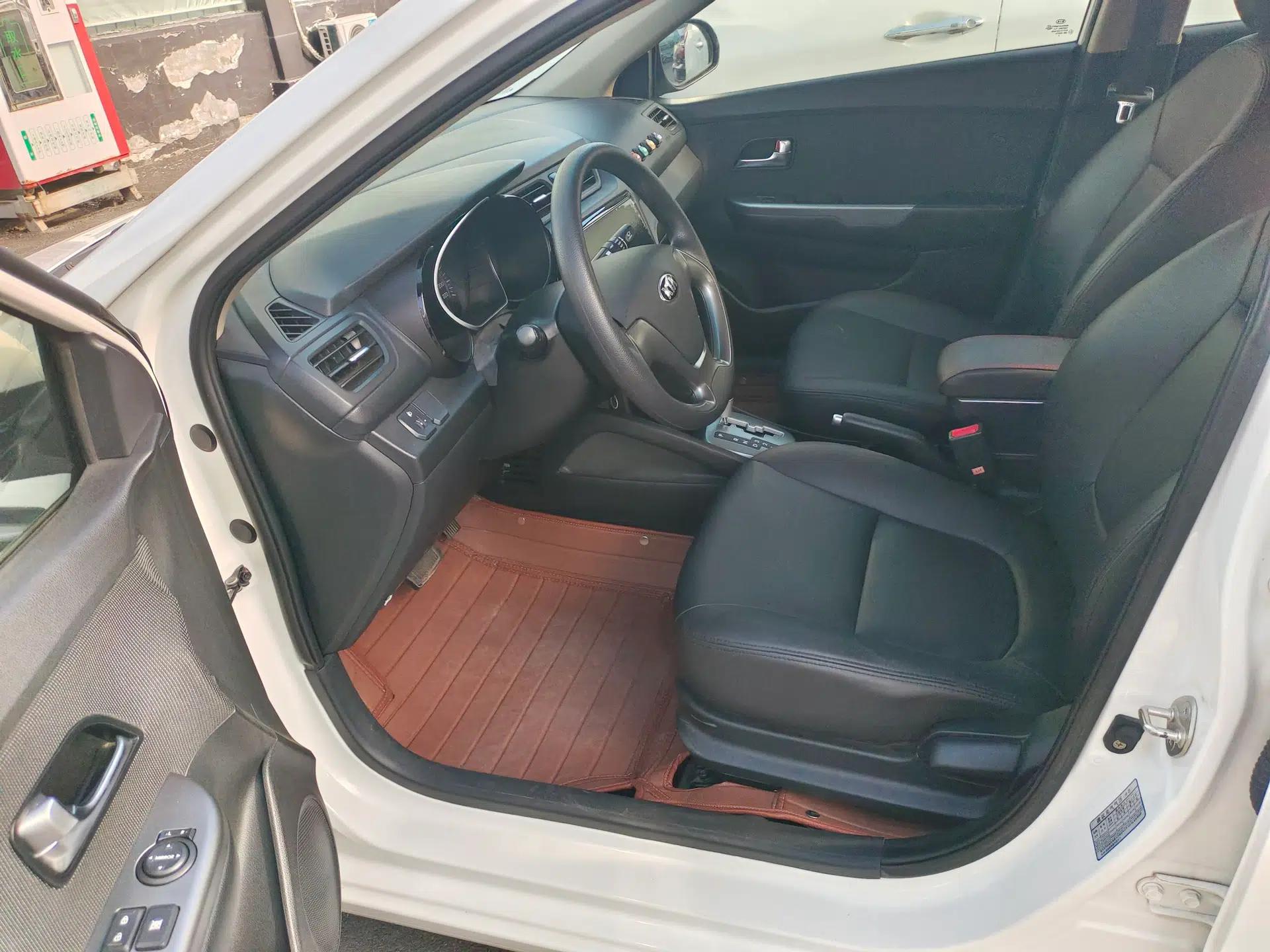 Kia K2 2015 Sedan 1.4L Automatic GLS — миниатюра 12