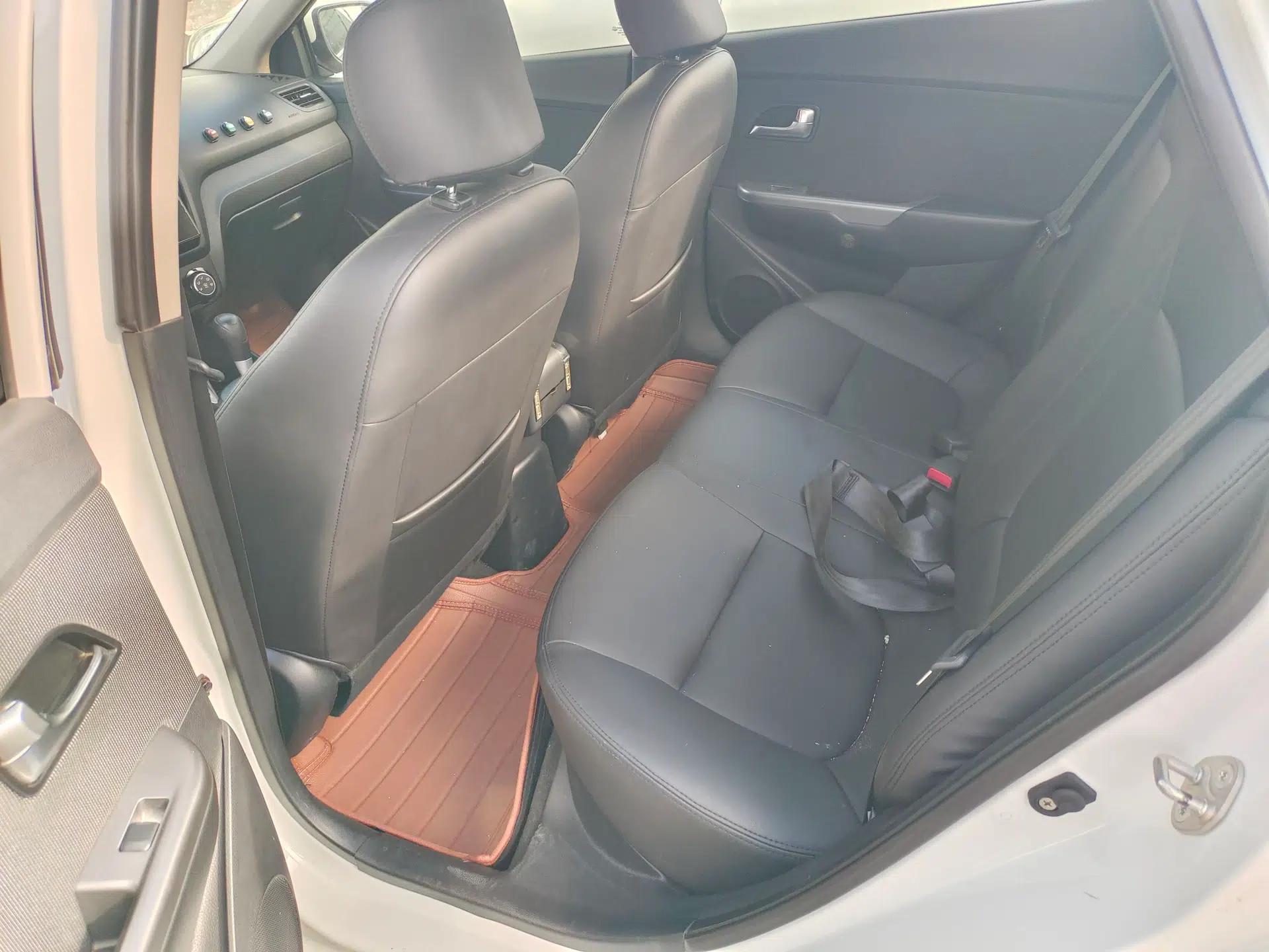 Kia K2 2015 Sedan 1.4L Automatic GLS — миниатюра 13