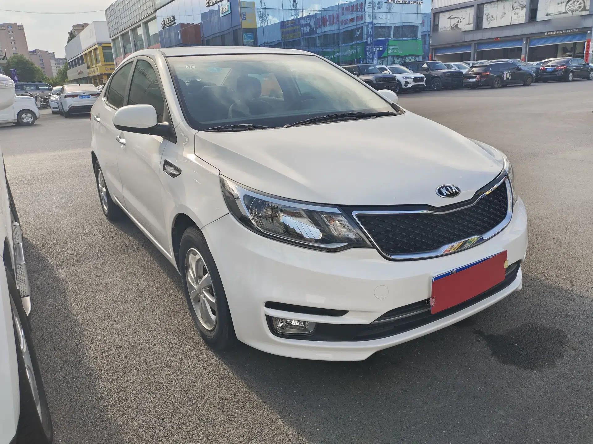 Kia K2 2015 Sedan 1.4L Automatic GLS — миниатюра 3