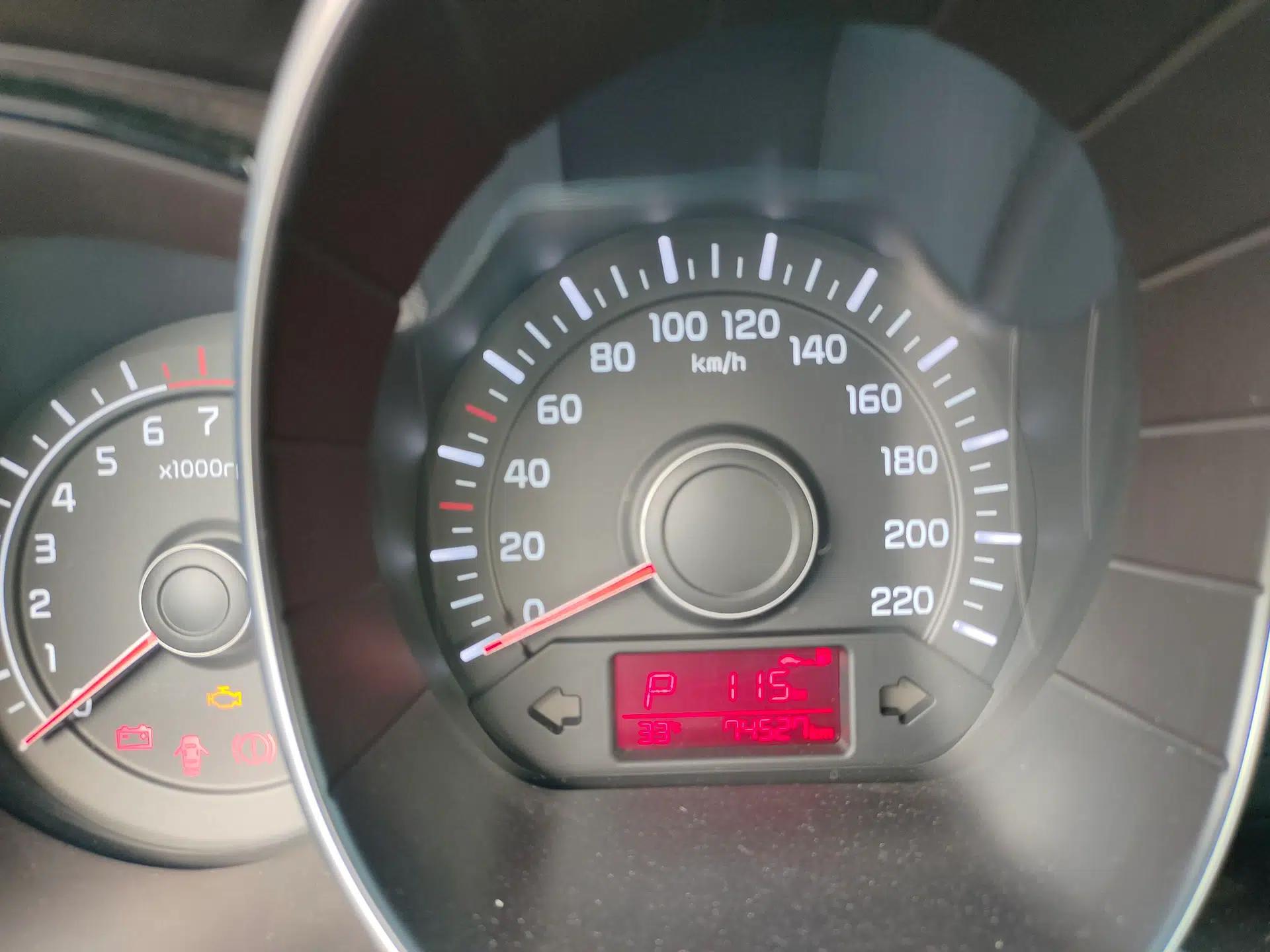 Kia K2 2015 Sedan 1.4L Automatic GLS — миниатюра 7