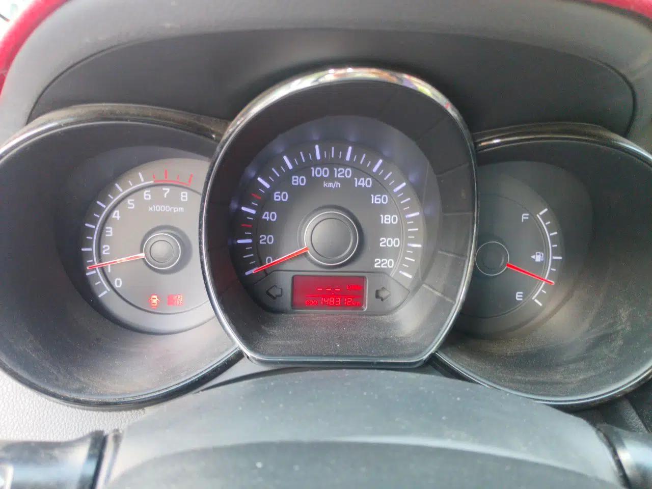 Kia K2 2012 Sedan 1.4L MT GLS Commemorative Edition — миниатюра 11