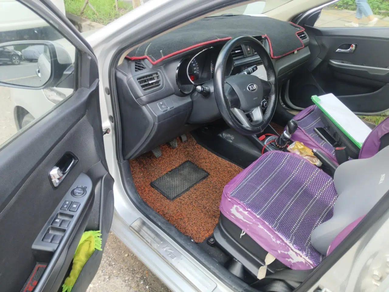 Kia K2 2012 Sedan 1.4L MT GLS Commemorative Edition — миниатюра 16
