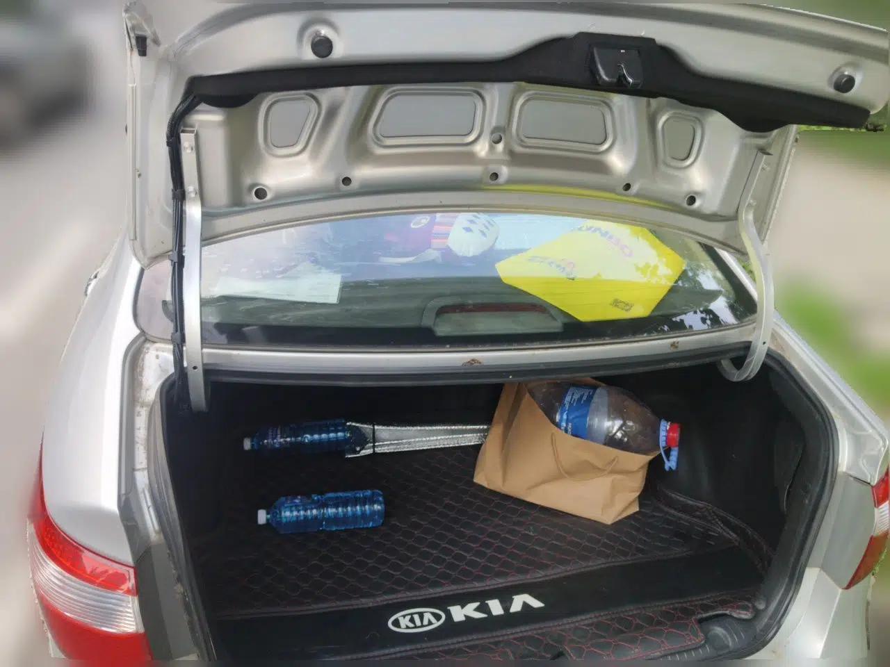Kia K2 2012 Sedan 1.4L MT GLS Commemorative Edition — миниатюра 19