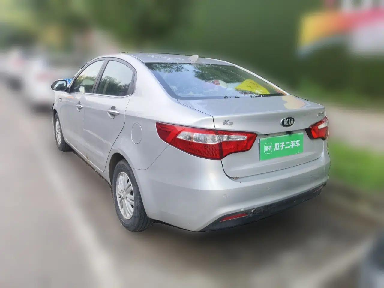 Kia K2 2012 Sedan 1.4L MT GLS Commemorative Edition — миниатюра 4