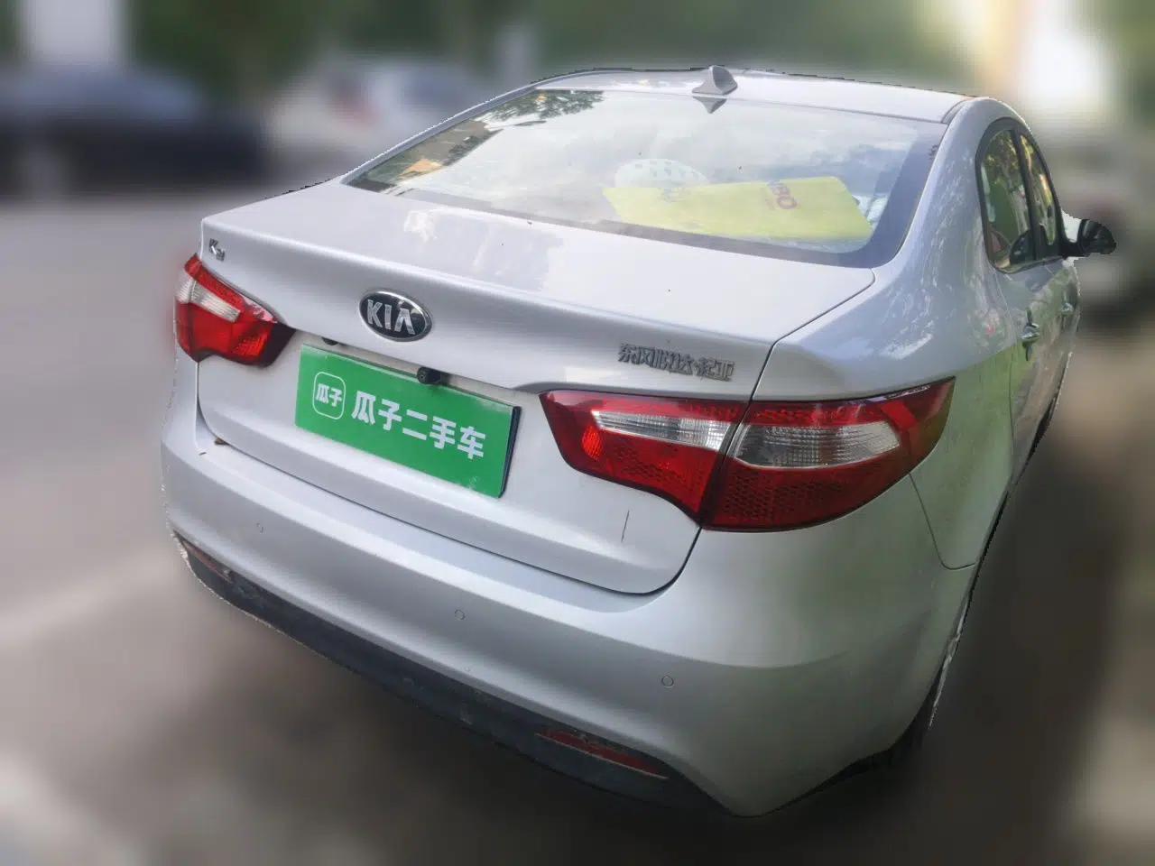 Kia K2 2012 Sedan 1.4L MT GLS Commemorative Edition — миниатюра 5