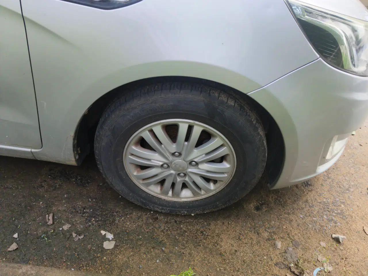 Kia K2 2012 Sedan 1.4L MT GLS Commemorative Edition — миниатюра 8