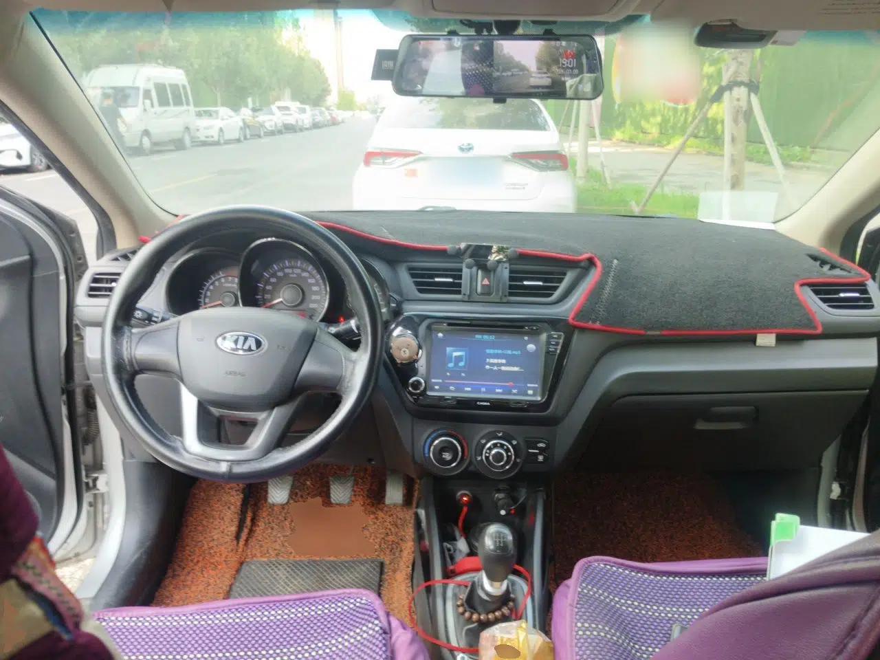 Kia K2 2012 Sedan 1.4L MT GLS Commemorative Edition — миниатюра 9