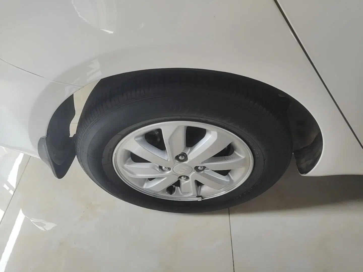 Kia K2 2015 Sedan 1.4L MT GLS — миниатюра 11