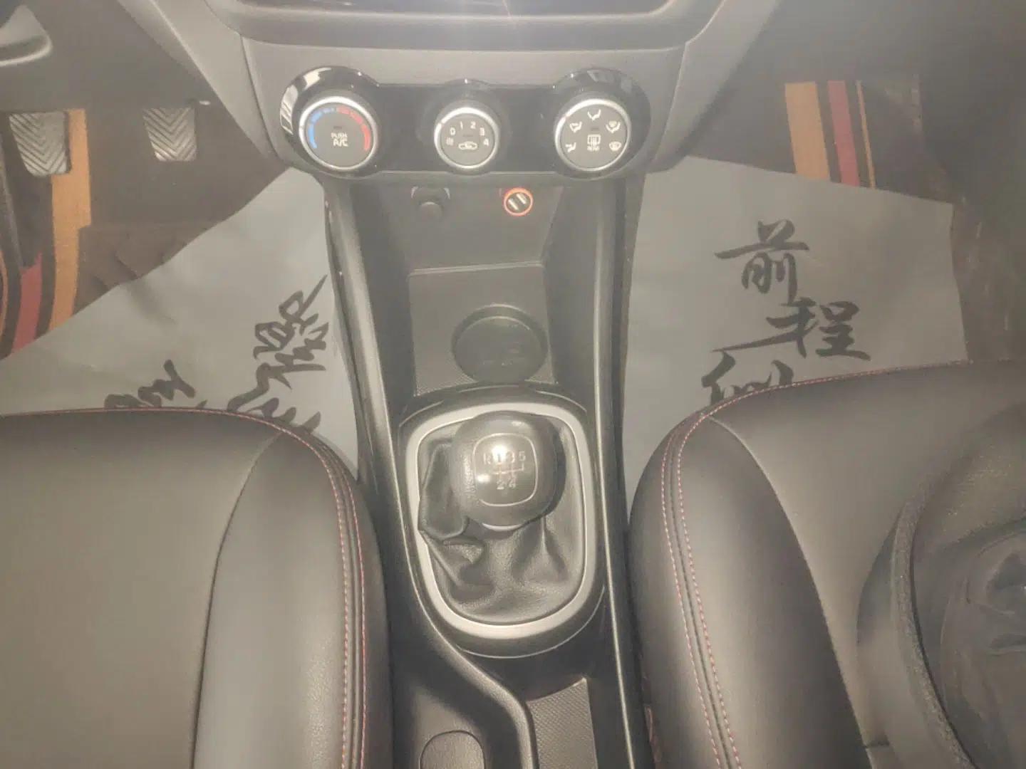 Kia K2 2015 Sedan 1.4L MT GLS — миниатюра 16