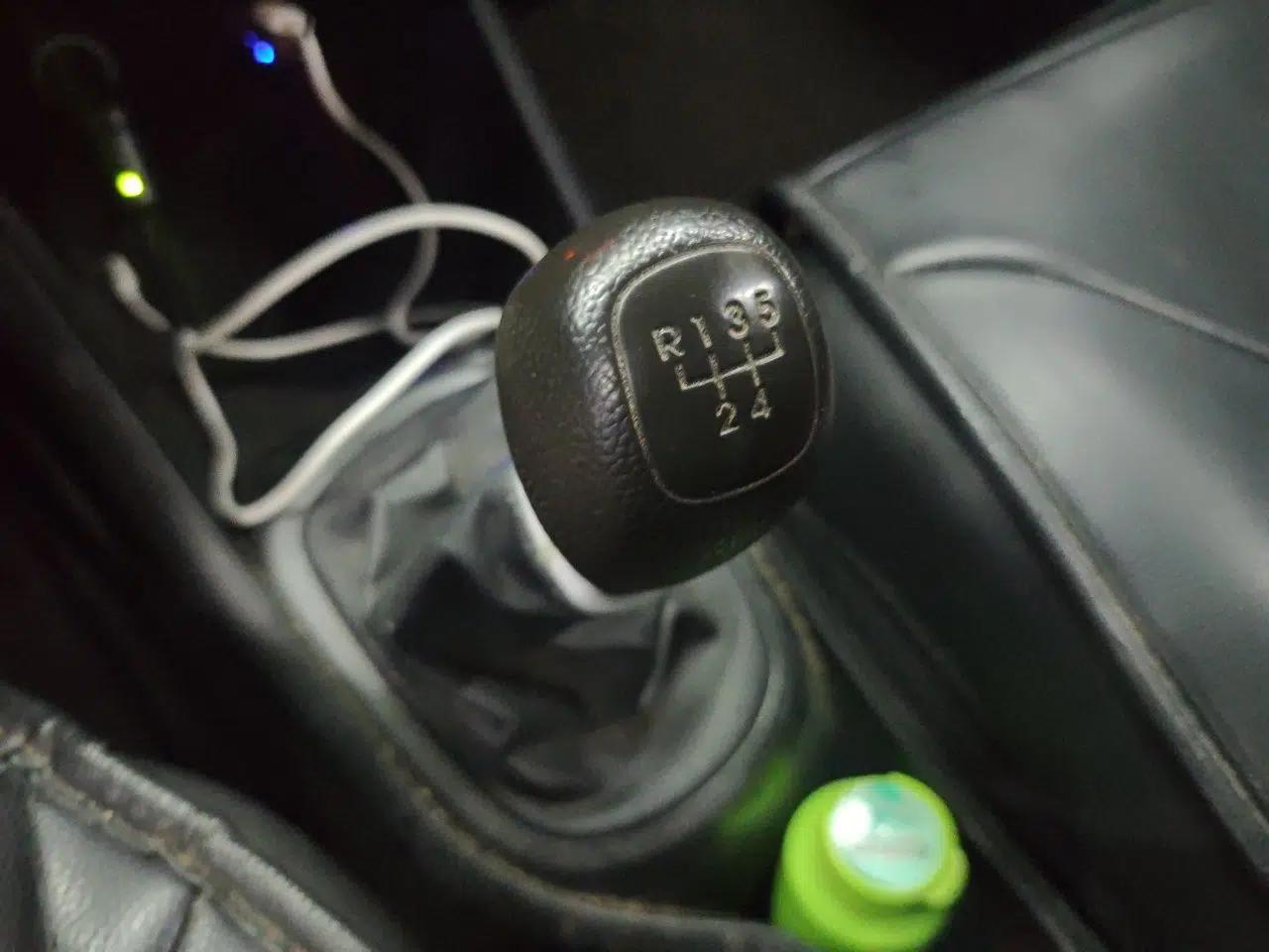 Kia K2 2015 Sedan 1.4L MT GLS — миниатюра 11