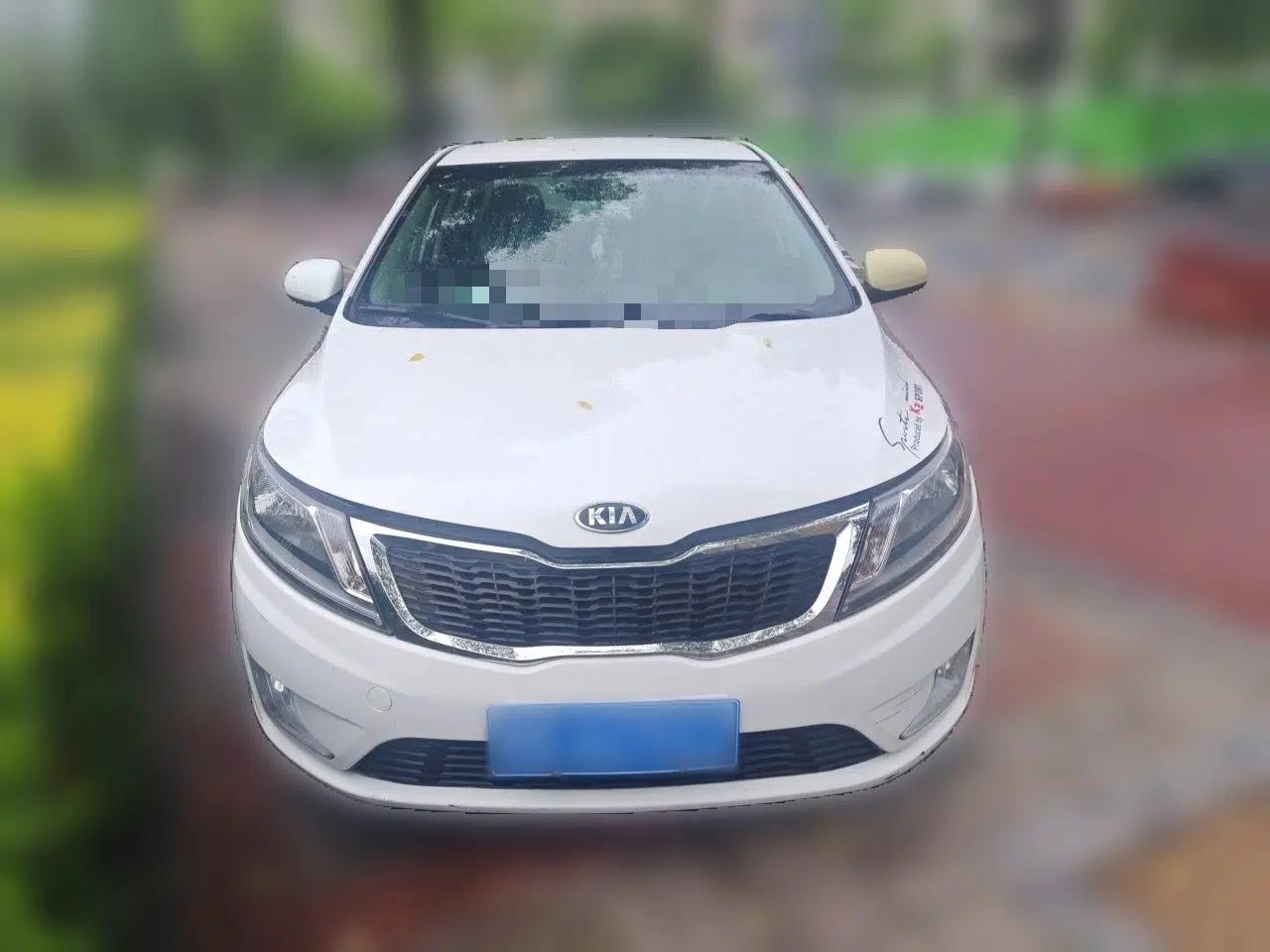 Kia K2 2012 Sedan 1.4L MT GLS Commemorative Edition — миниатюра 2