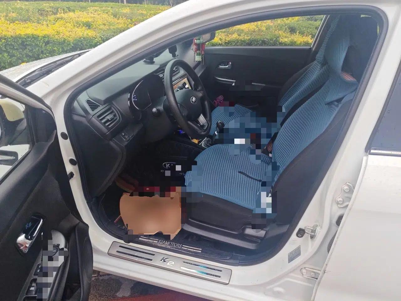Kia K2 2012 Sedan 1.4L MT GLS Commemorative Edition — миниатюра 16