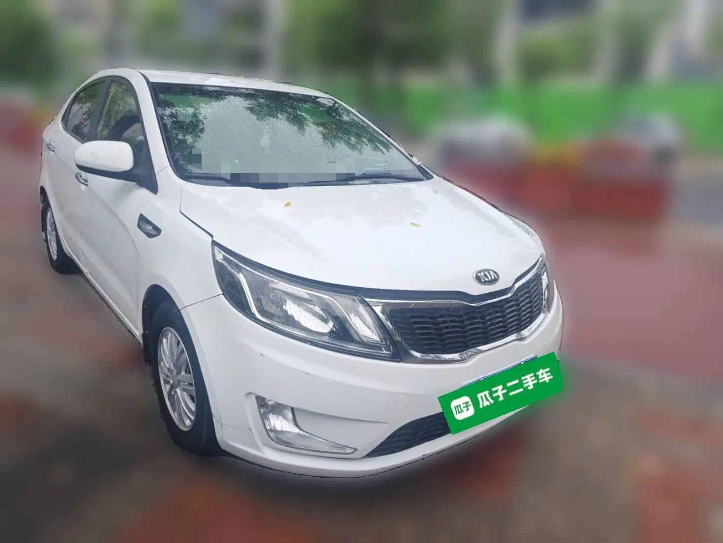 Kia K2 2012 Sedan 1.4L MT GLS Commemorative Edition — миниатюра 3