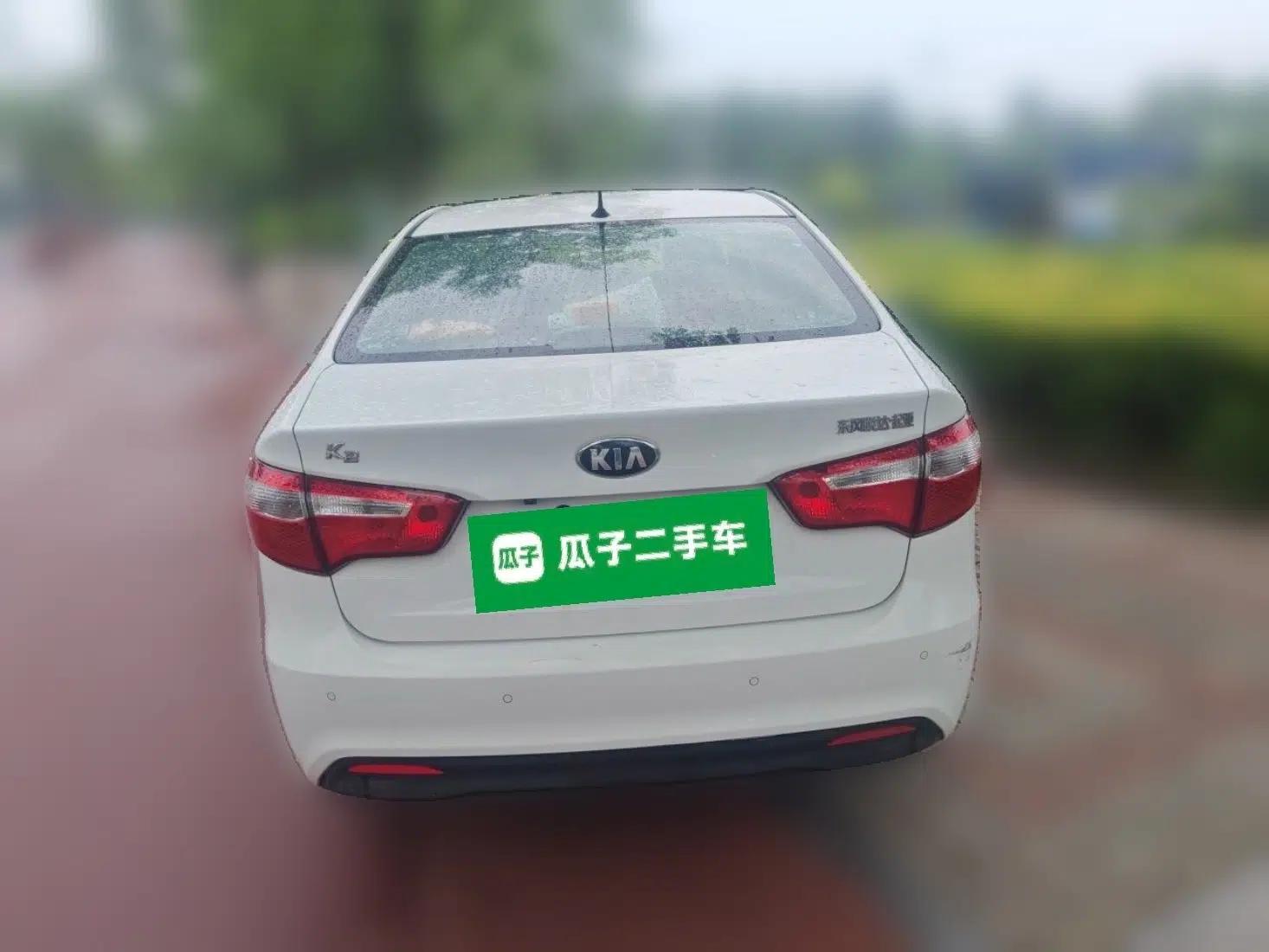 Kia K2 2012 Sedan 1.4L MT GLS Commemorative Edition — миниатюра 5