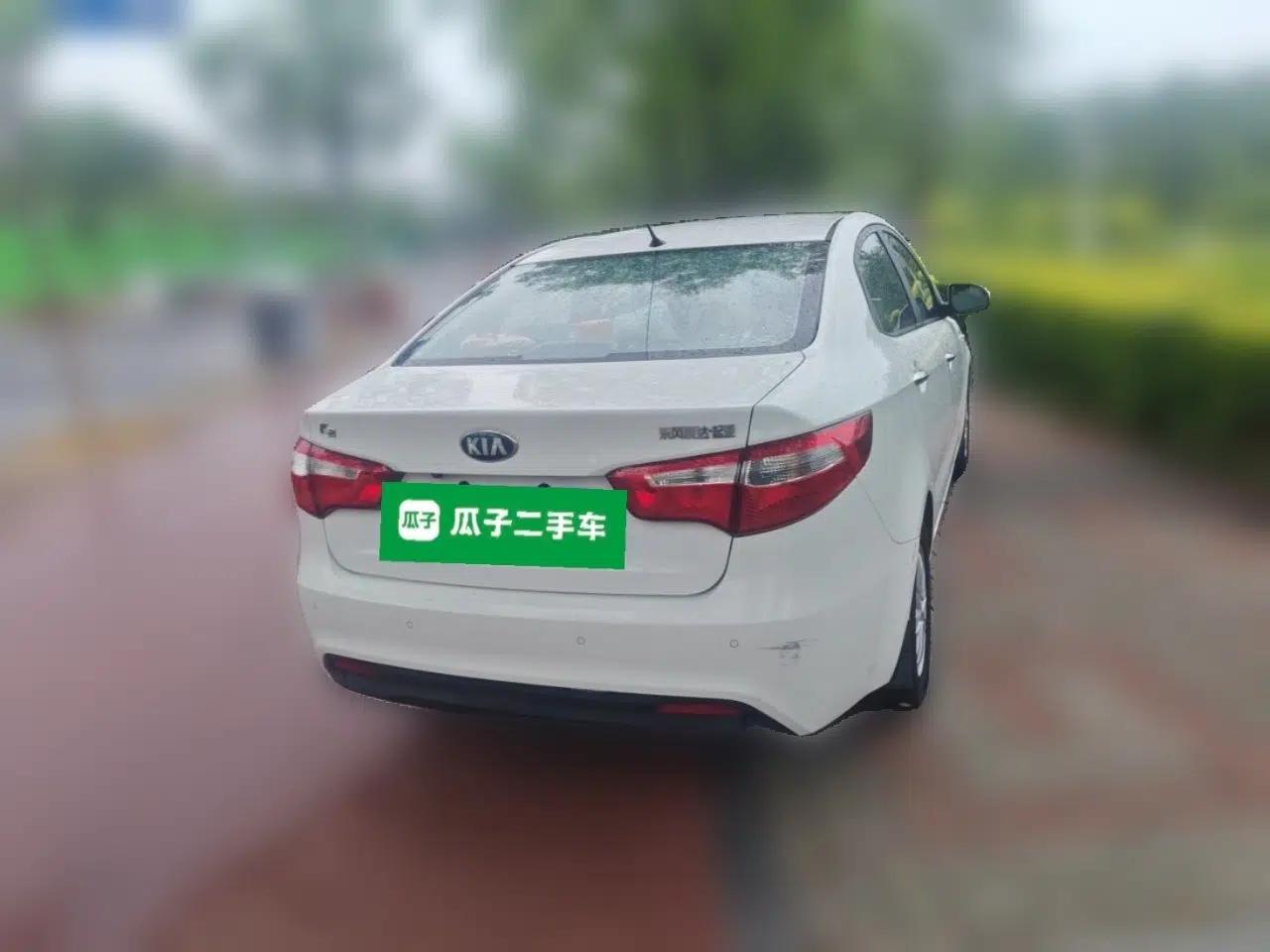 Kia K2 2012 Sedan 1.4L MT GLS Commemorative Edition — миниатюра 6