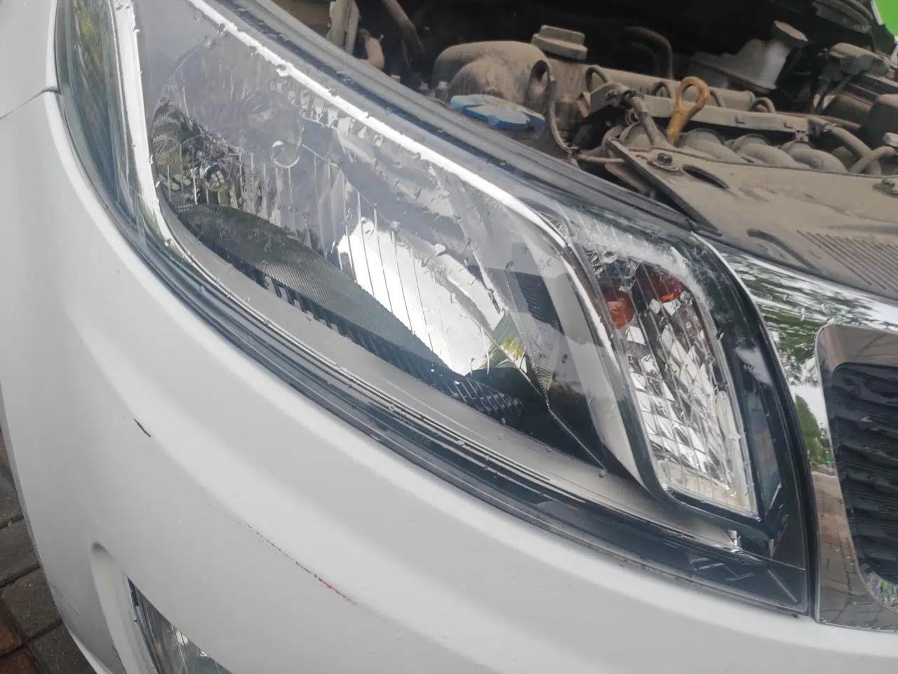 Kia K2 2012 Sedan 1.4L MT GLS Commemorative Edition — миниатюра 7