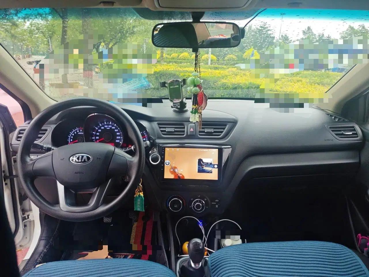 Kia K2 2012 Sedan 1.4L MT GLS Commemorative Edition — миниатюра 9
