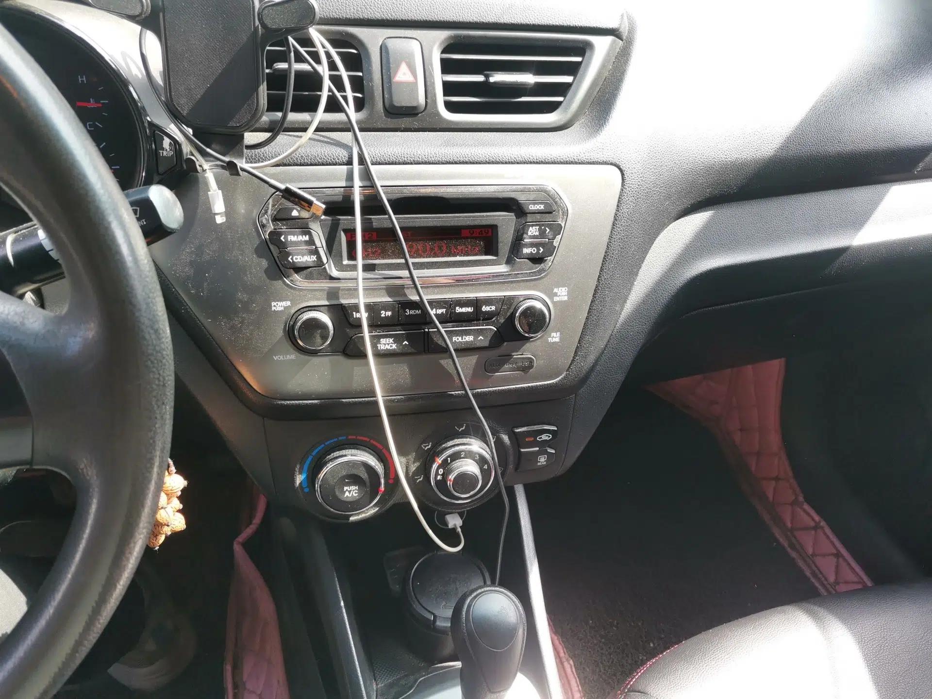 Kia K2 2011 Sedan 1.4L Automatic Top-Trim — миниатюра 13