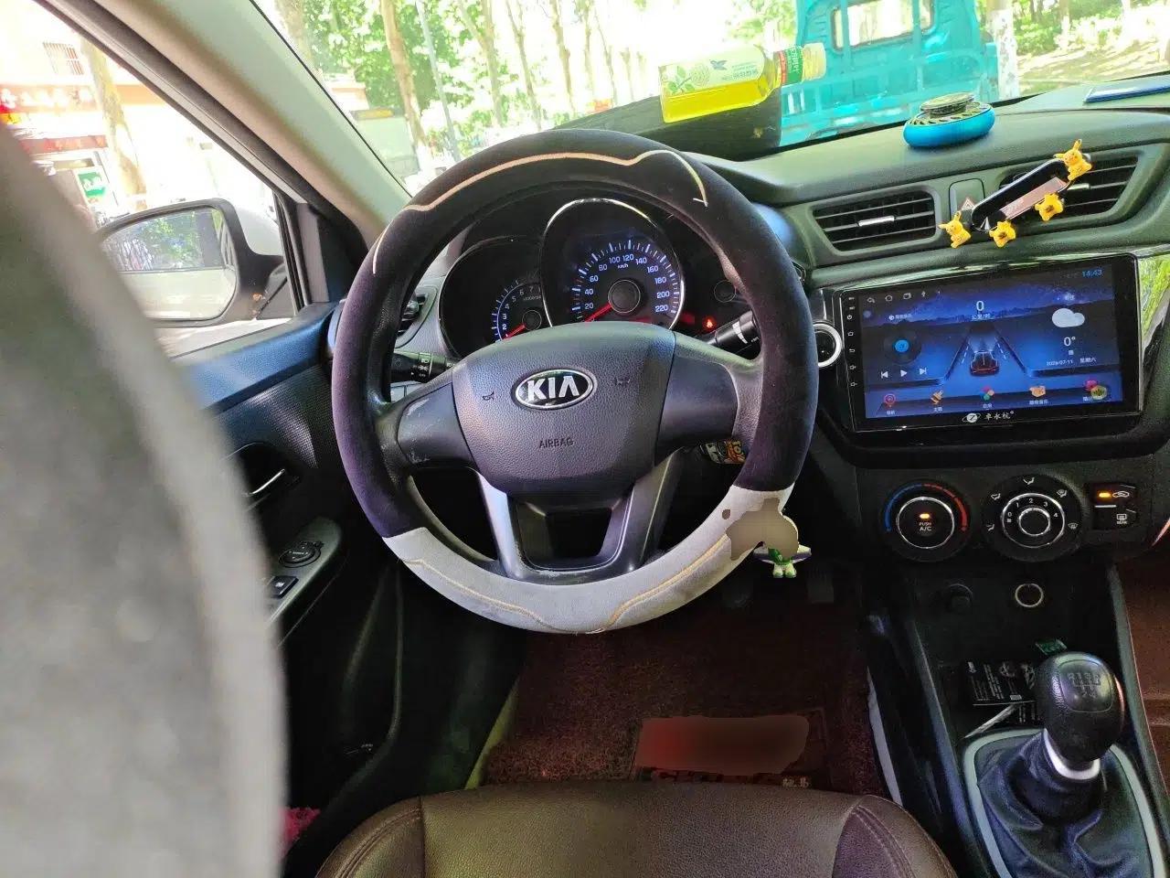 Kia K2 2011 Sedan 1.4L Manual Transmission GLS — миниатюра 10