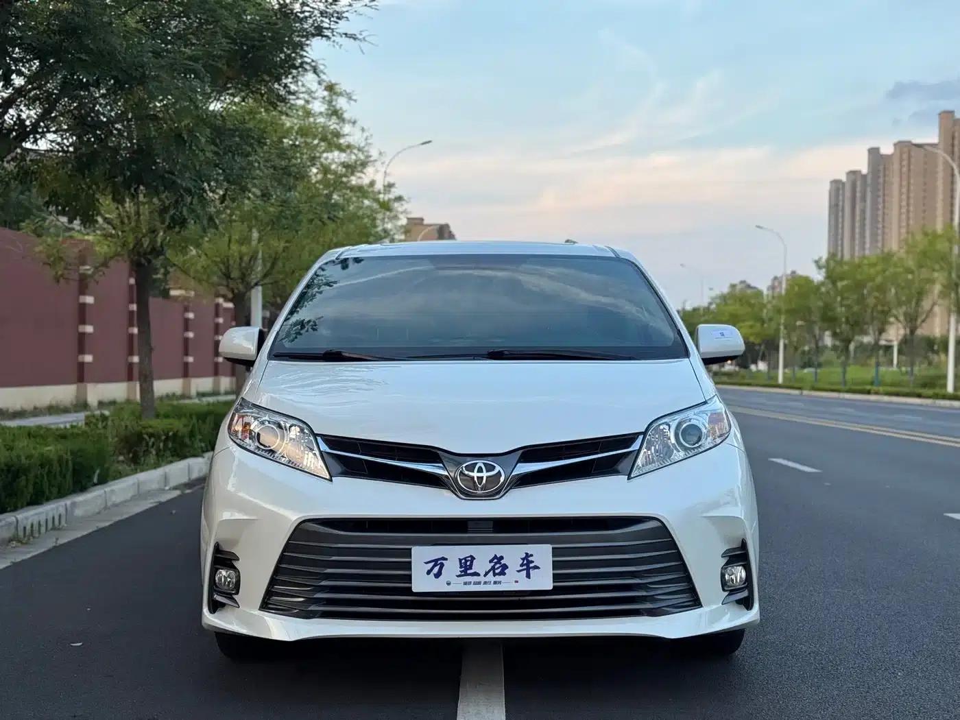 2019 SIENNA 3.5L Mexican Standard Edition — миниатюра 2