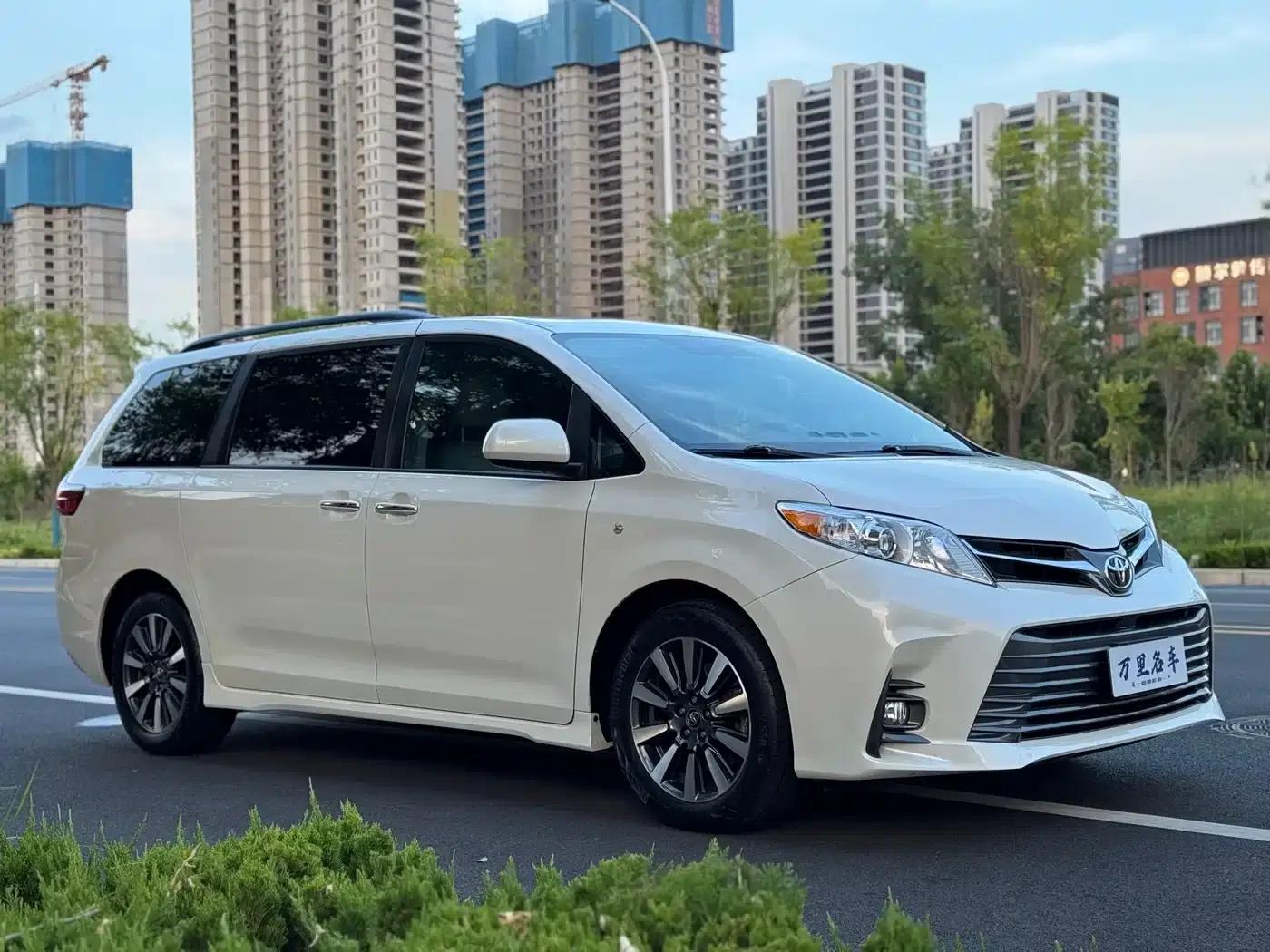 2019 SIENNA 3.5L Mexican Standard Edition — миниатюра 3