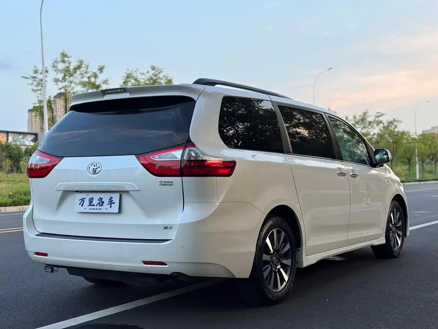 2019 SIENNA 3.5L Mexican Standard Edition — миниатюра 27