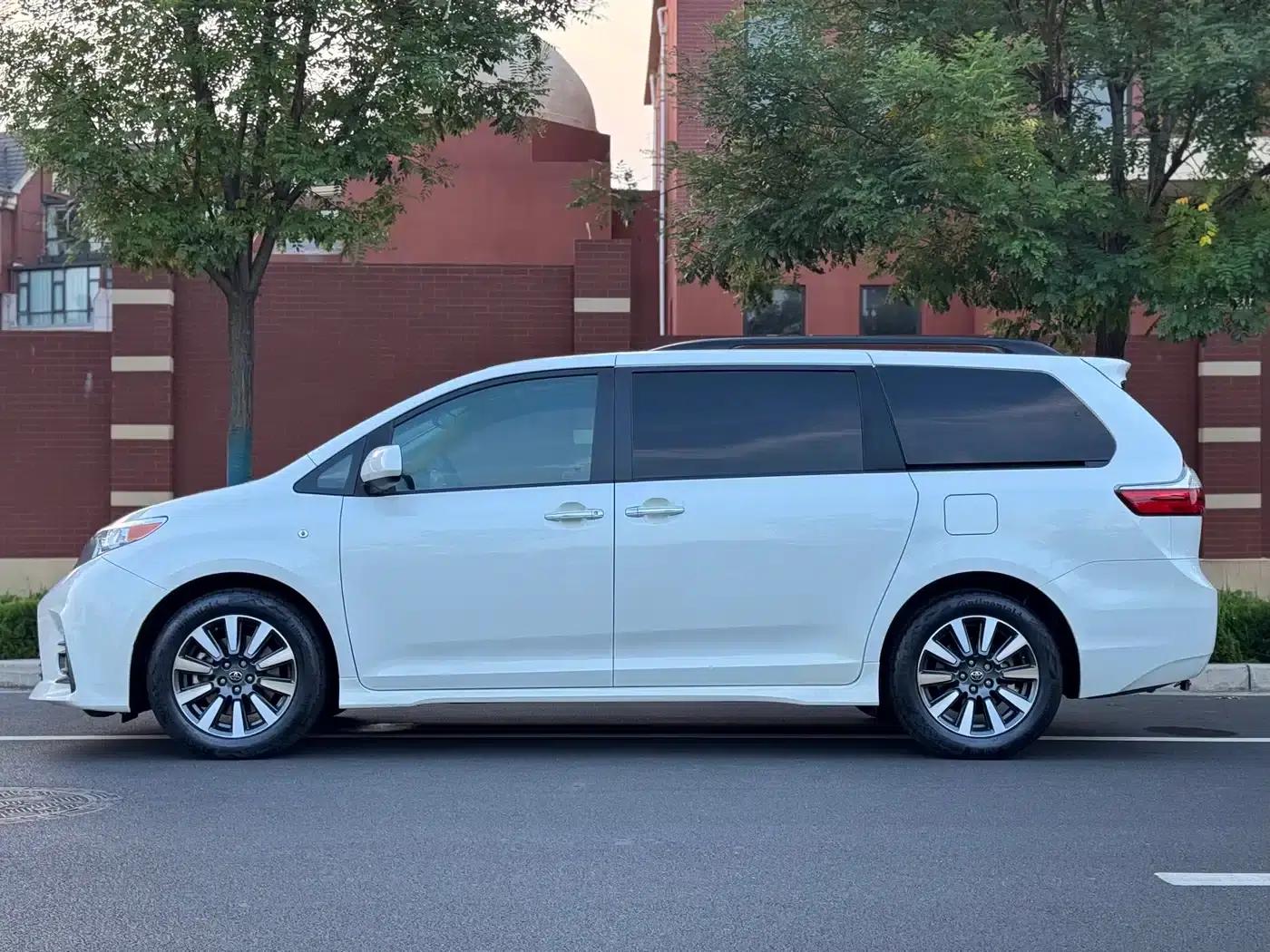 2019 SIENNA 3.5L Mexican Standard Edition — миниатюра 29