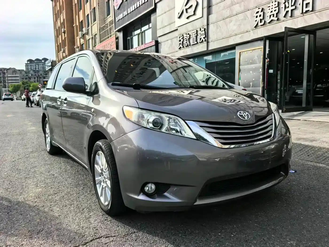 2015 SIENNA 3.5L AWD — миниатюра 3
