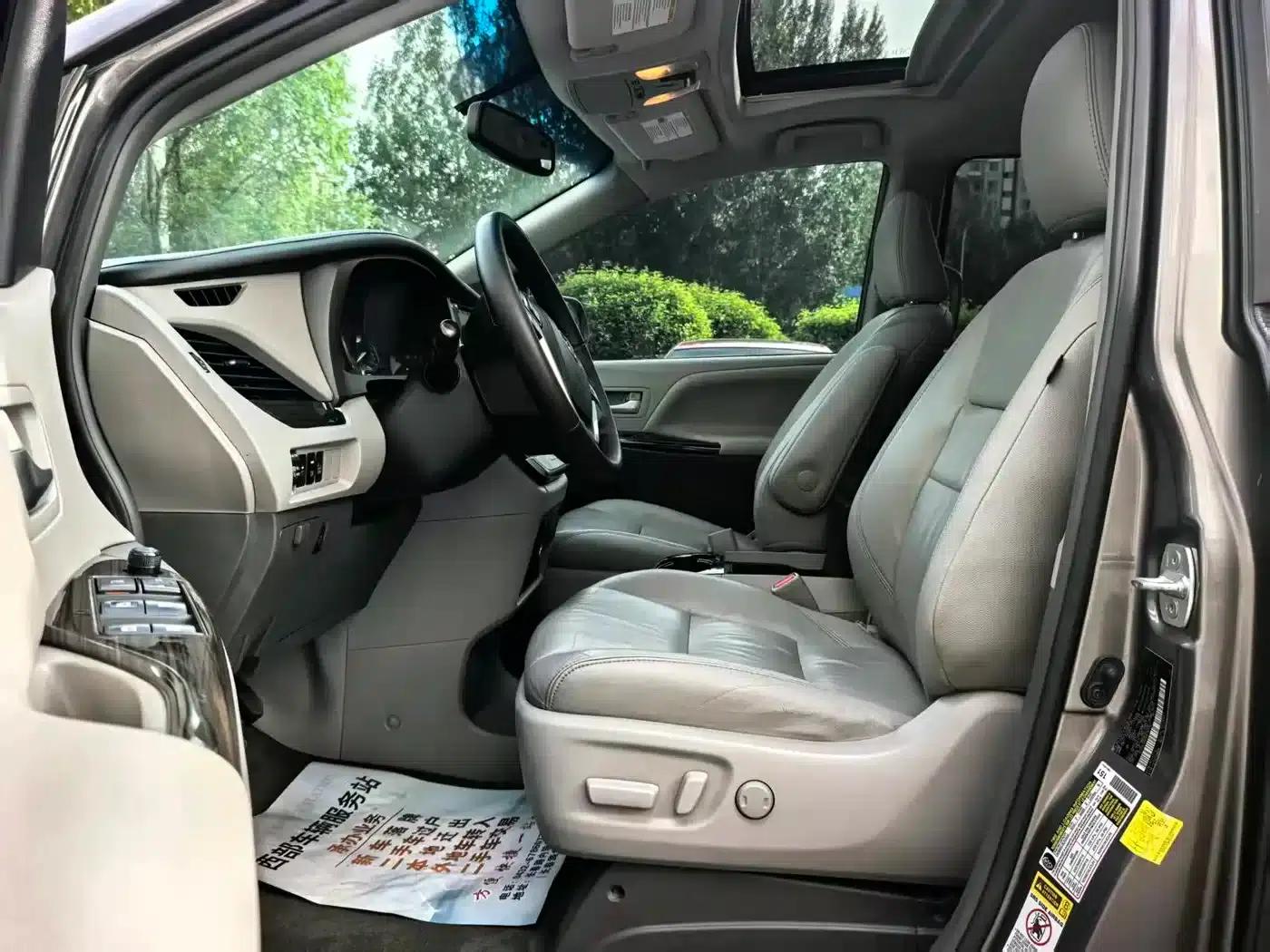 2015 SIENNA 3.5L AWD — миниатюра 4