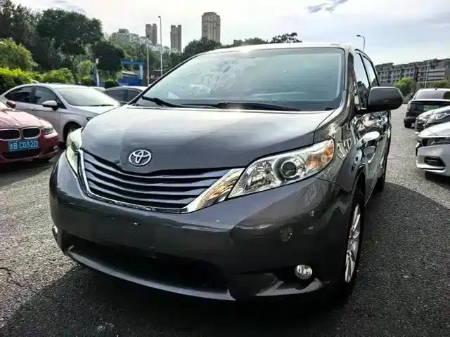 2015 SIENNA 3.5L AWD