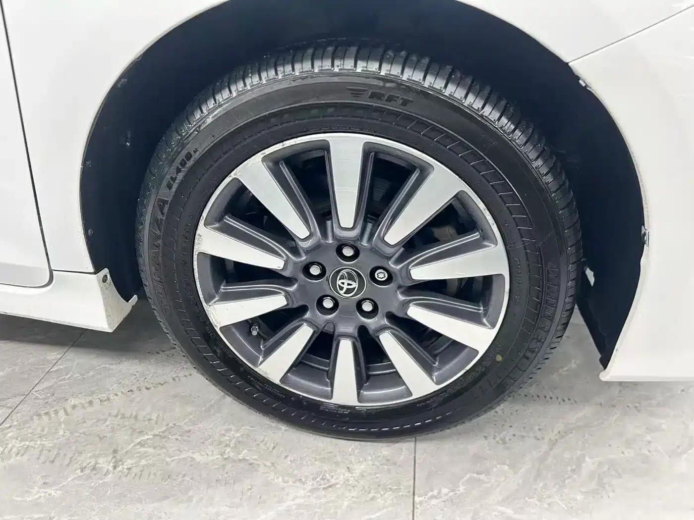2017 Sienna 3.5L Automatic — миниатюра 24