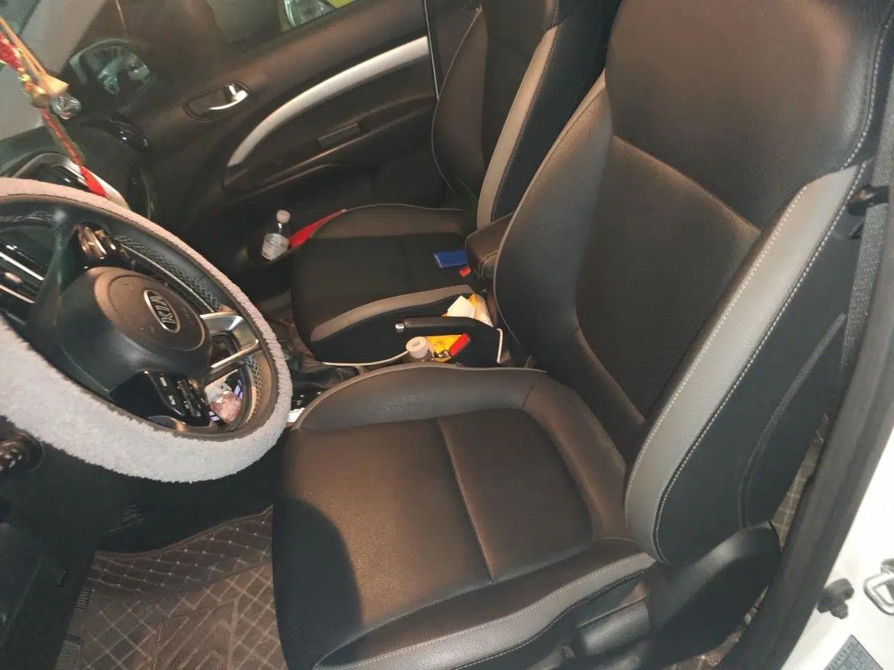 Kia kx1 Stonic 2021 1.4L CVT Fun Edition — миниатюра 12