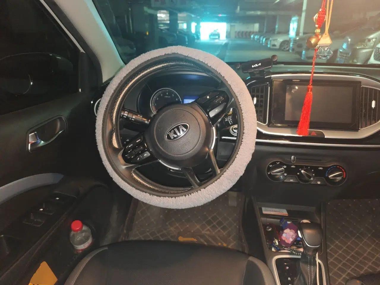 Kia kx1 Stonic 2021 1.4L CVT Fun Edition — миниатюра 7