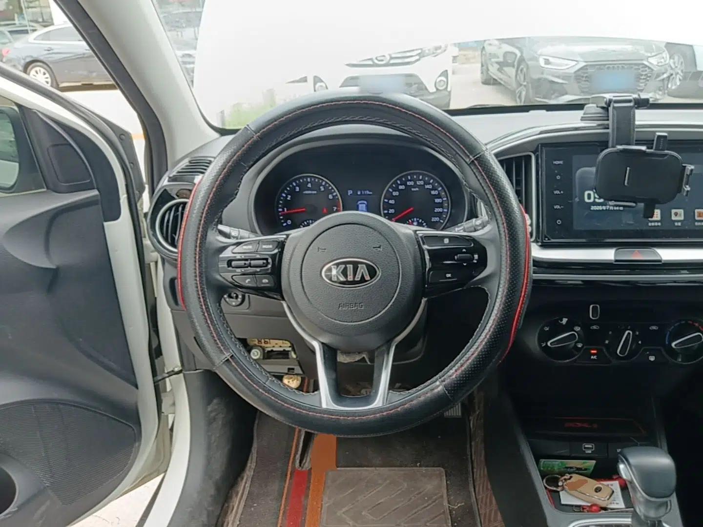 Kia kx1 Stonic 2019 1.4L Automatic Fun Edition China VI — миниатюра 13