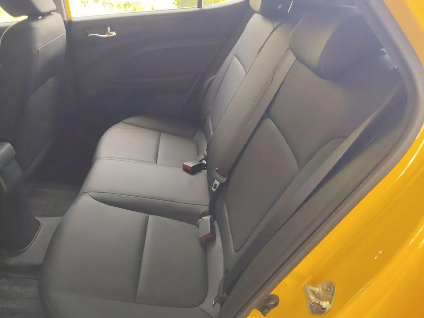 Kia kx1 Stonic 2021 1.4L CVT Fun & Sunroof Model — миниатюра 20
