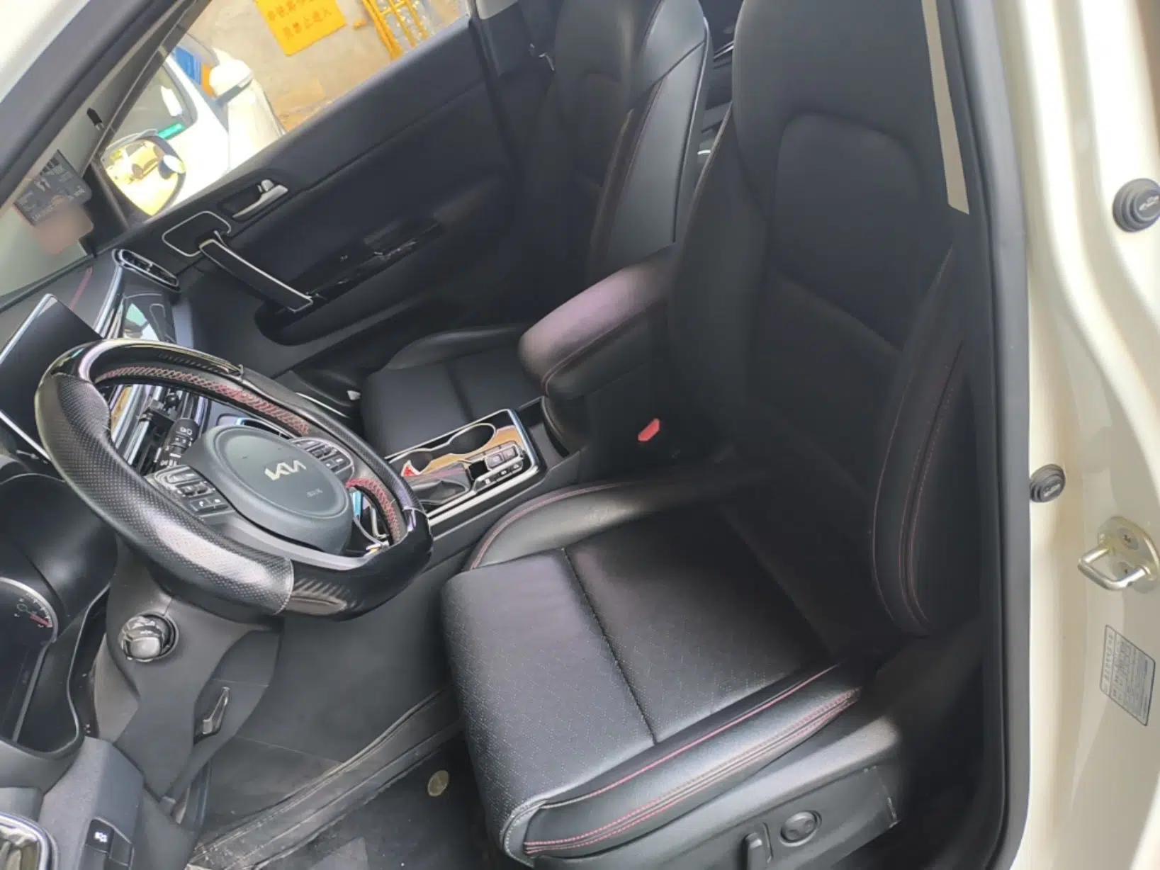 Kia KX5 2021 1.6T Automatic Two-Wheel Drive Luxury Edition — миниатюра 17
