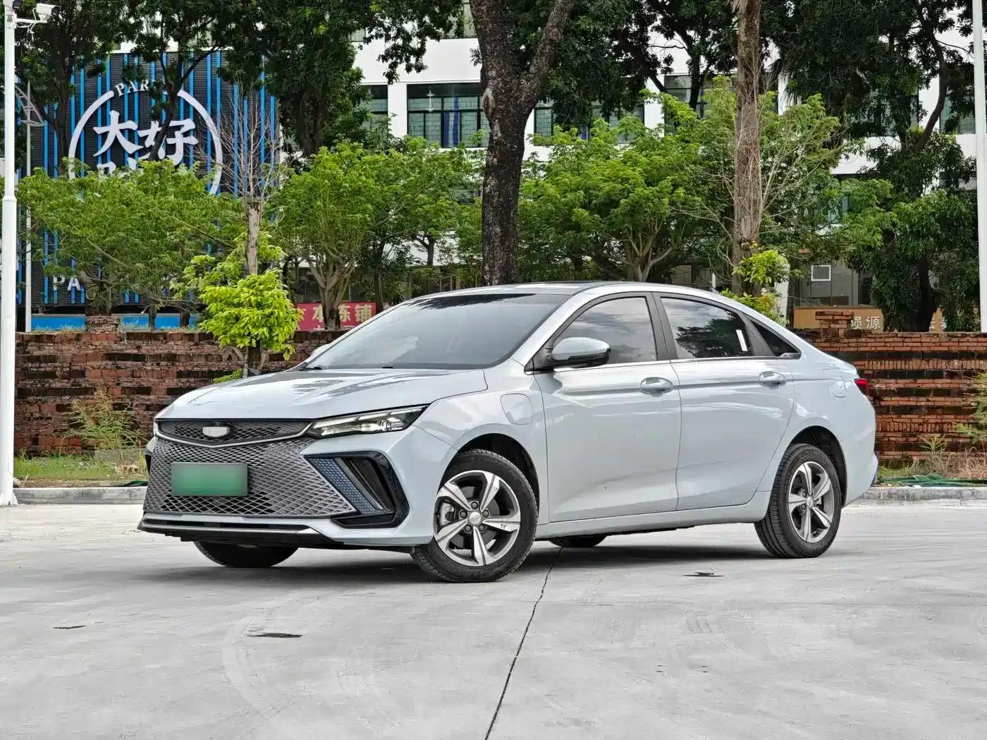 Geely Emgrand L HiP 2022 1.5TD-DHT Pro 100KM Travel Edition — миниатюра 1