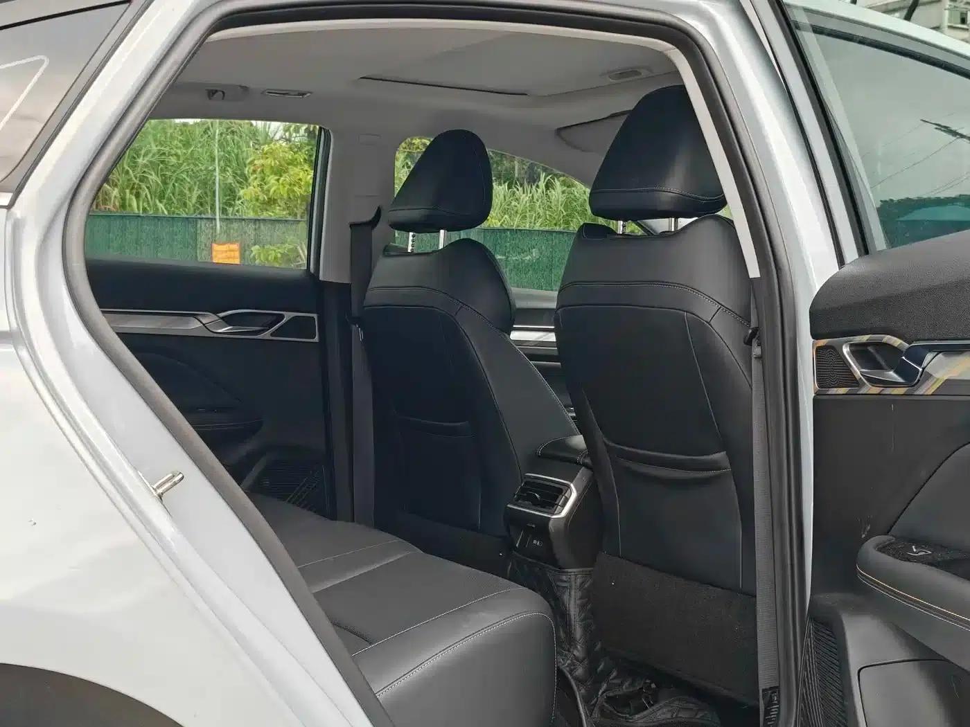 Geely Emgrand L HiP 2022 1.5TD-DHT Pro 100KM Travel Edition — миниатюра 13
