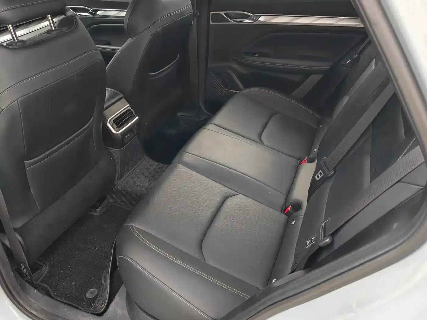 Geely Emgrand L HiP 2022 1.5TD-DHT Pro 100KM Travel Edition — миниатюра 16