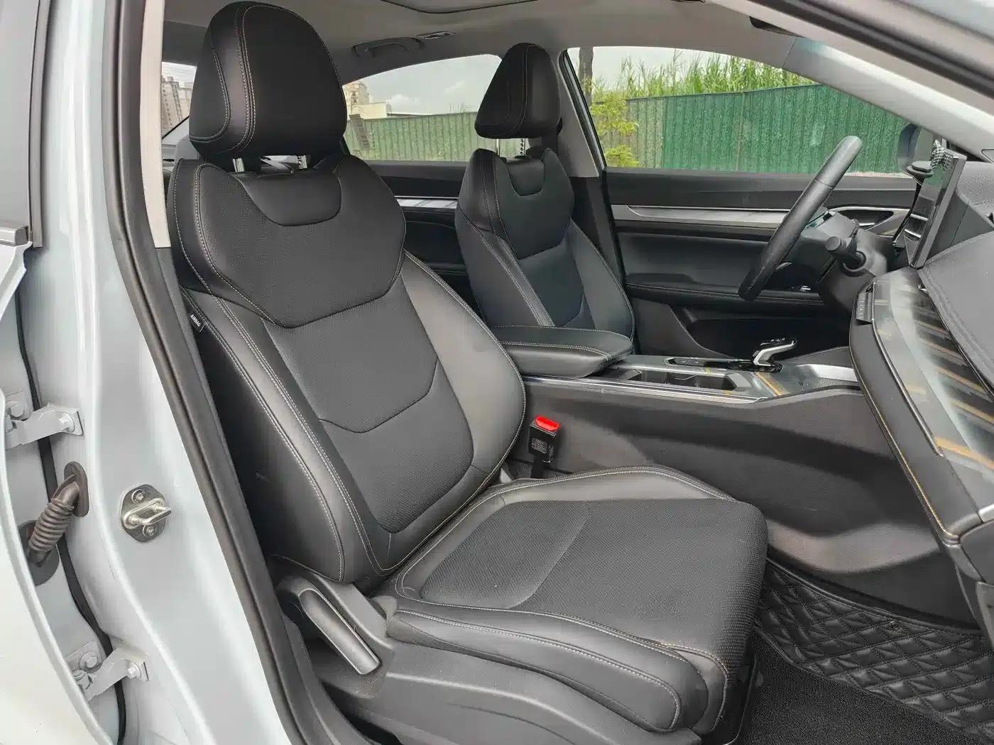 Geely Emgrand L HiP 2022 1.5TD-DHT Pro 100KM Travel Edition — миниатюра 18