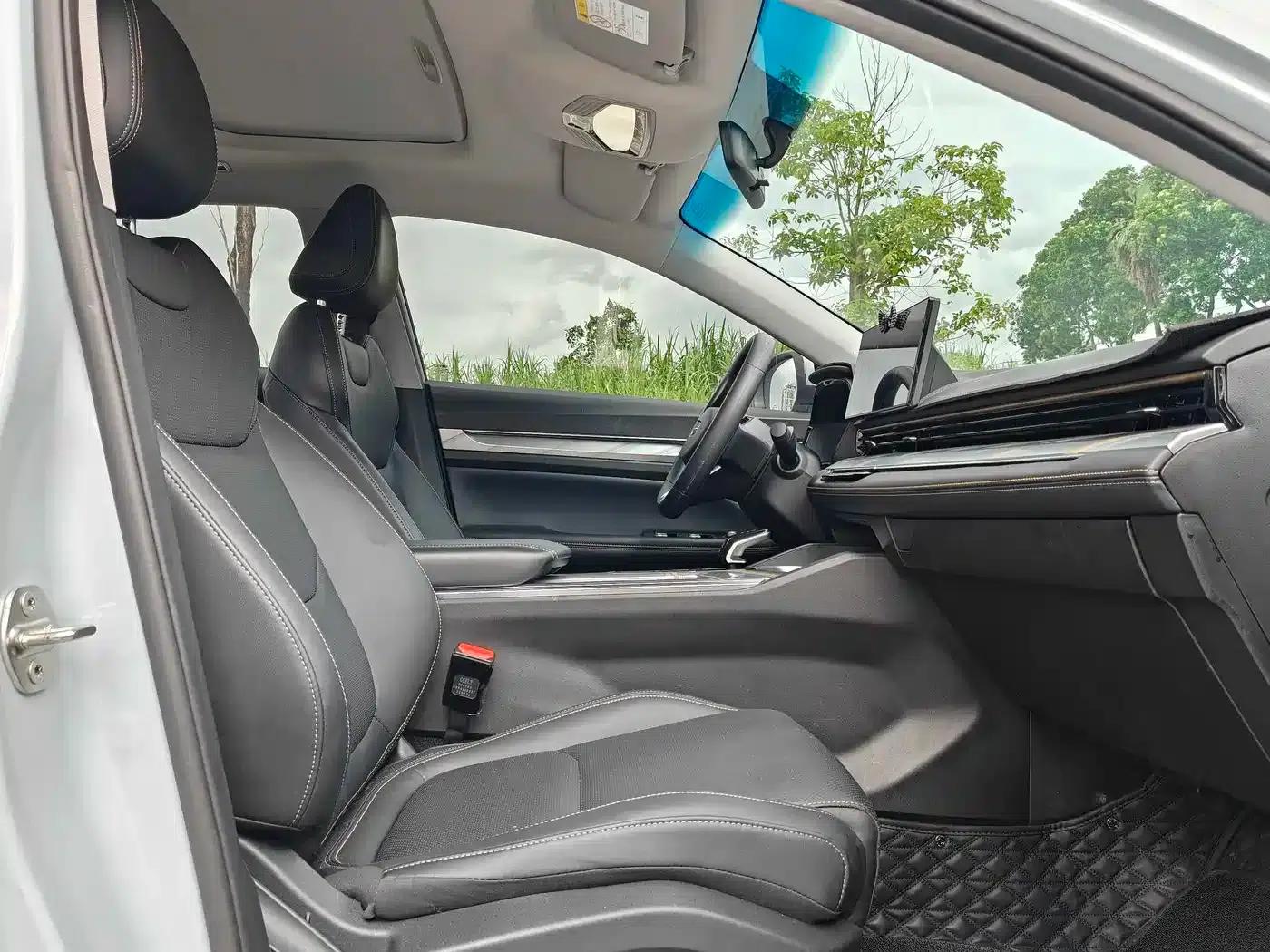 Geely Emgrand L HiP 2022 1.5TD-DHT Pro 100KM Travel Edition — миниатюра 19