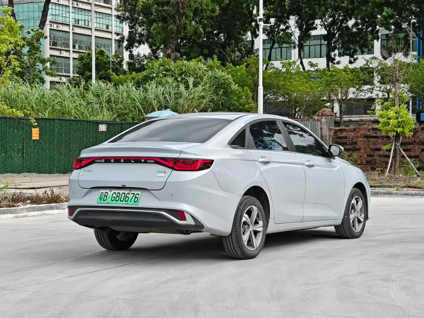 Geely Emgrand L HiP 2022 1.5TD-DHT Pro 100KM Travel Edition — миниатюра 5