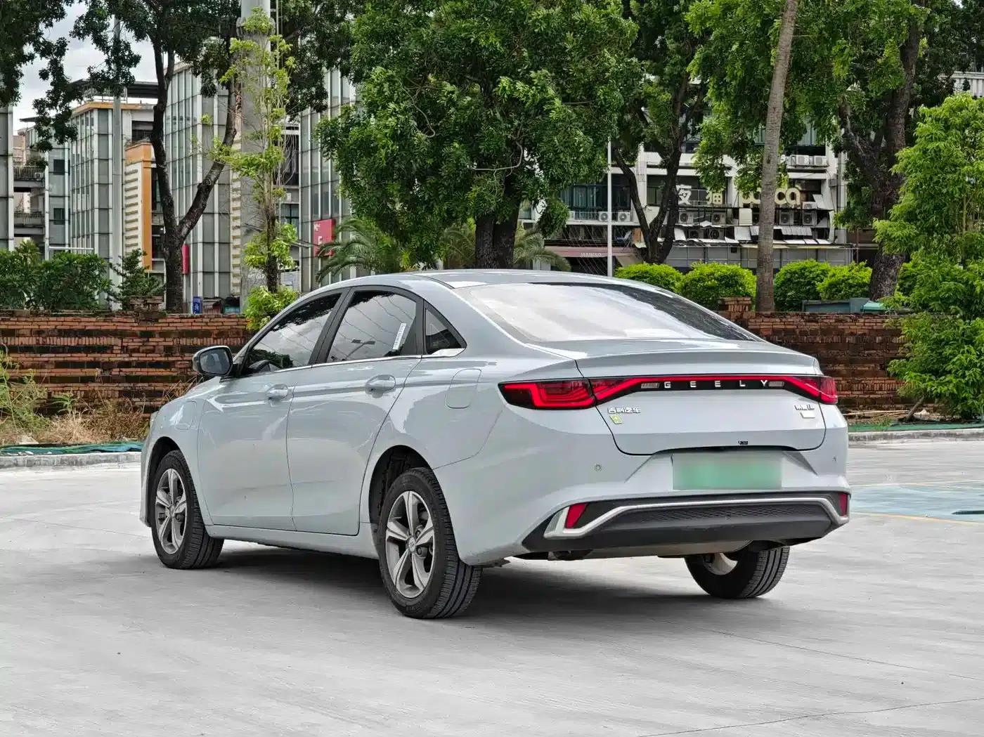 Geely Emgrand L HiP 2022 1.5TD-DHT Pro 100KM Travel Edition — миниатюра 7