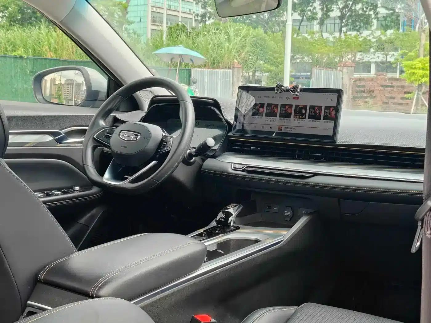 Geely Emgrand L HiP 2022 1.5TD-DHT Pro 100KM Travel Edition — миниатюра 8