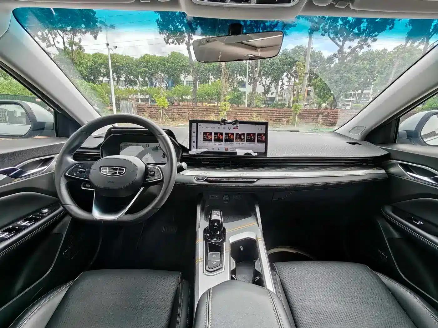 Geely Emgrand L HiP 2022 1.5TD-DHT Pro 100KM Travel Edition — миниатюра 9