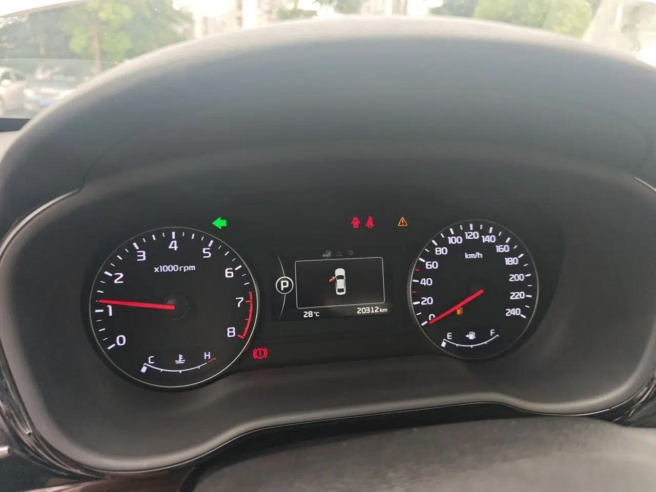 Kia K4 2015 1.8L Automatic DLX Special — миниатюра 11