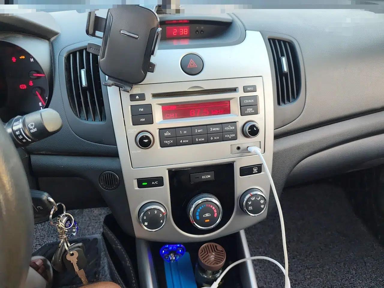 Kia Forte 2014 1.6L MT GL — миниатюра 13