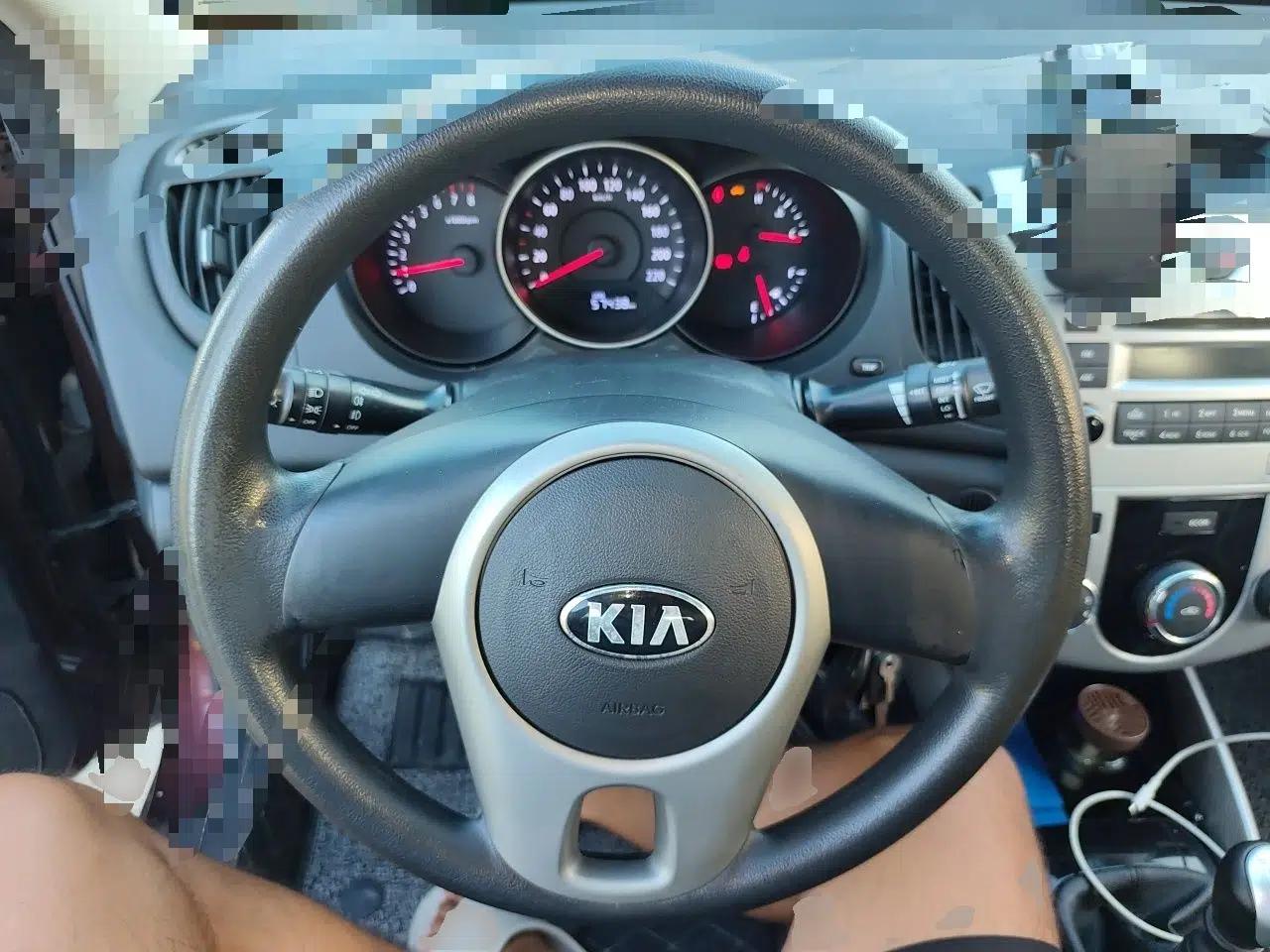 Kia Forte 2014 1.6L MT GL — миниатюра 10