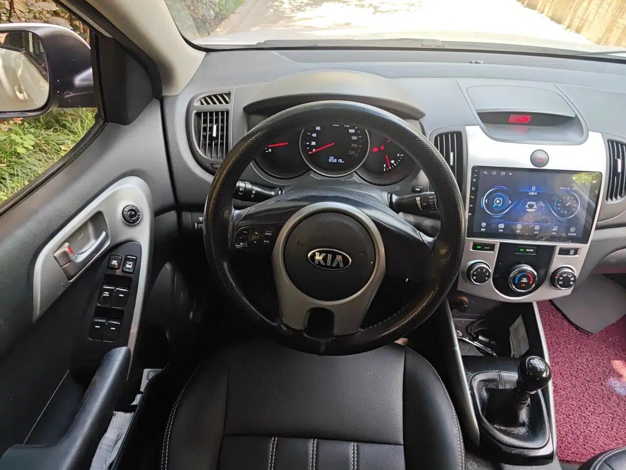 Kia Forte 2014 1.6L MT GL — миниатюра 10