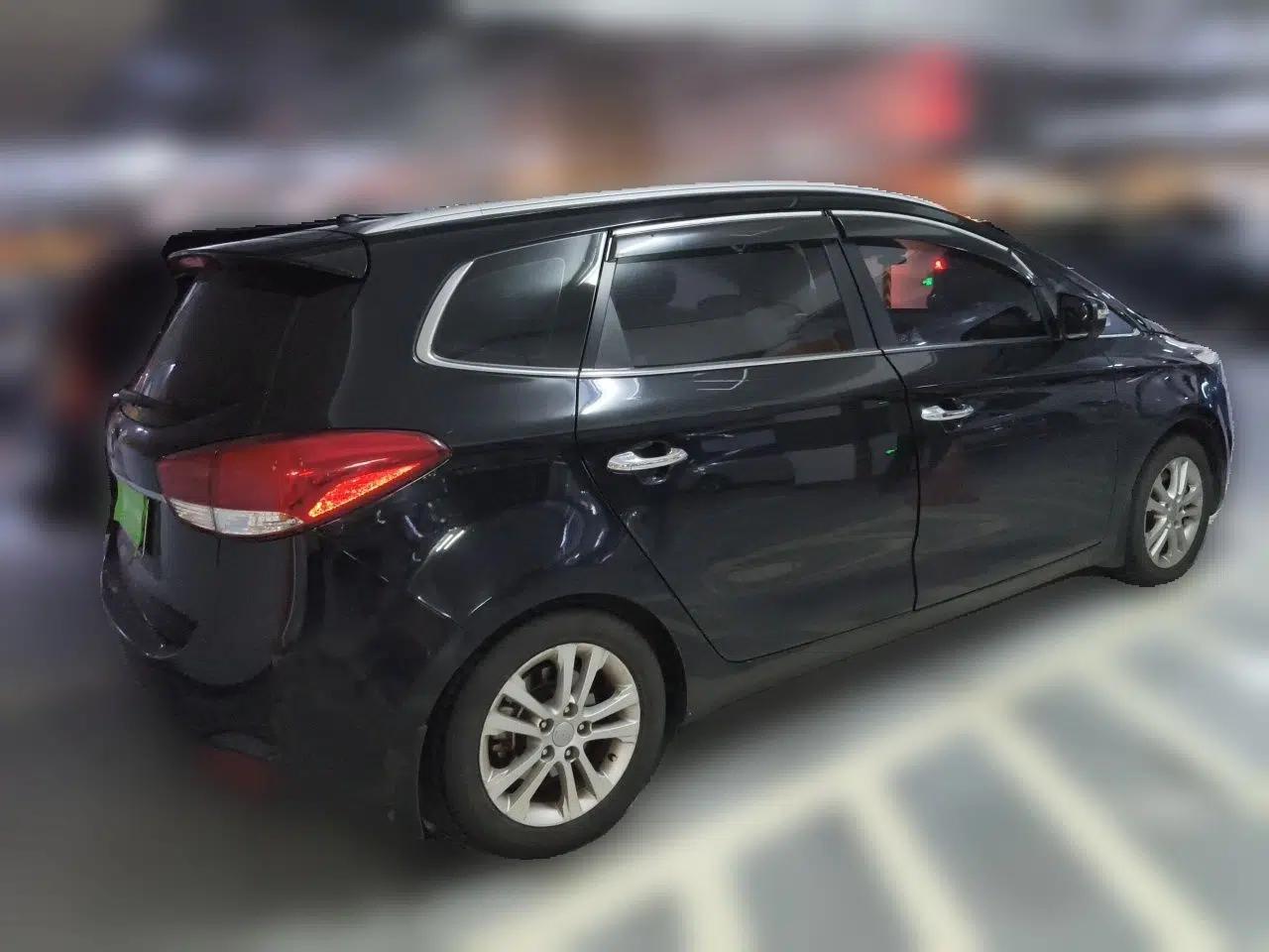 Kia Carens 2013 2.0L 7-Seater Automatic Luxury Version China IV Standard — миниатюра 4